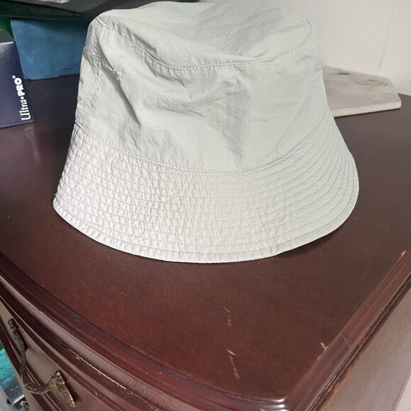 Gray Bucket hat - Picture 3 of 3